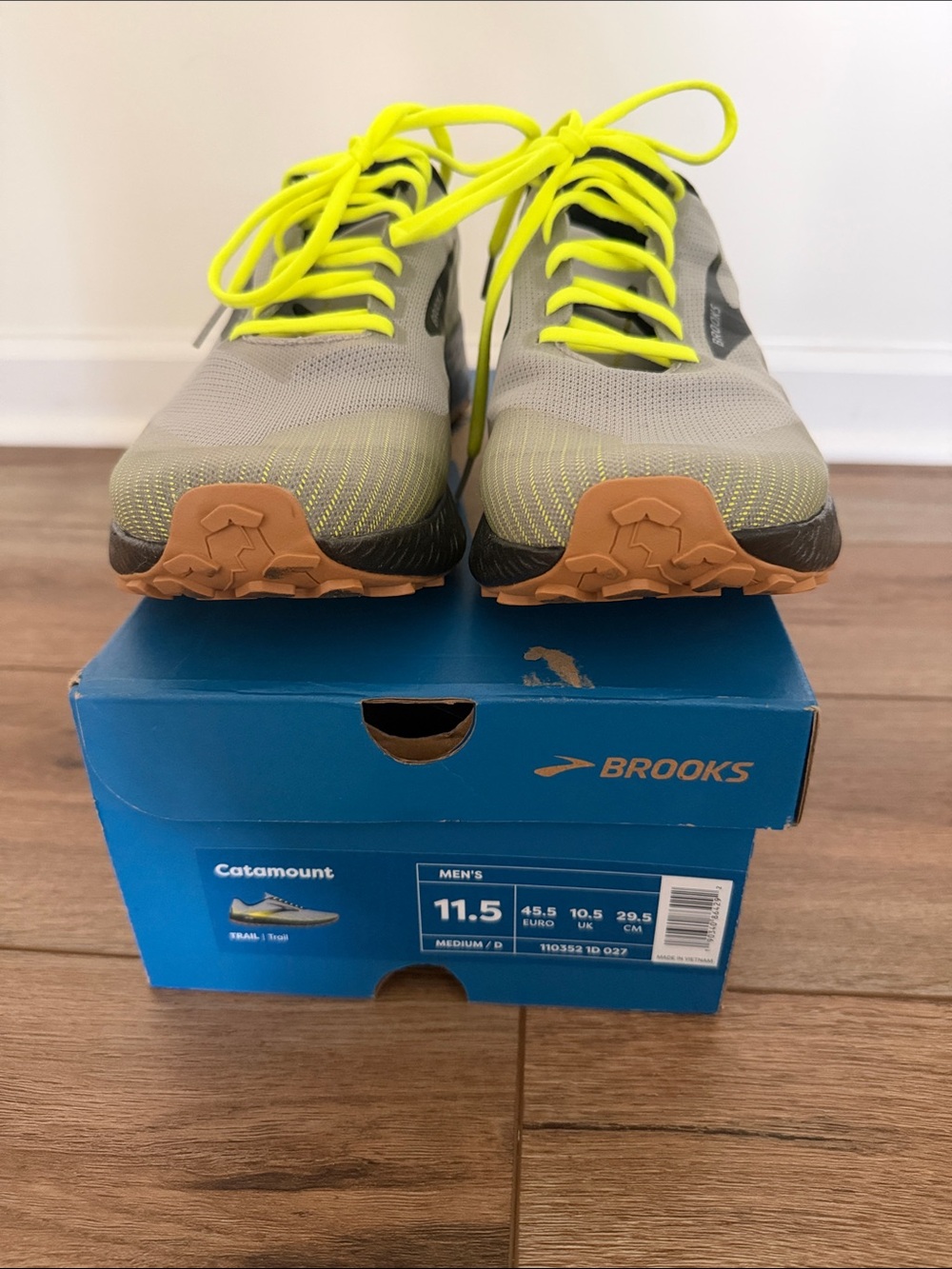Brooks Men’s Catamount Trail Sneakers - Gray with Neon Yellow